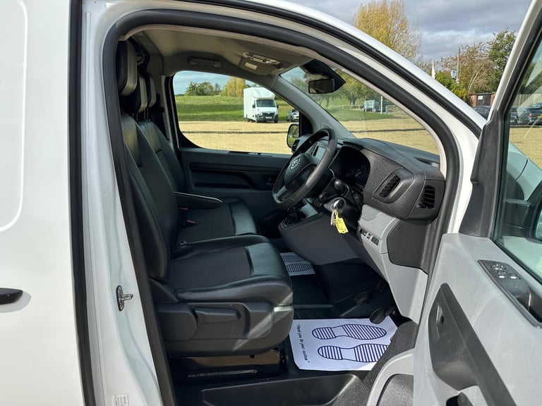 2020 Vauxhall Vivaro 1.5 Turbo D 2900 Dynamic L2 H1 Euro 6 (s/s) 6dr PANEL VAN Diesel Manual