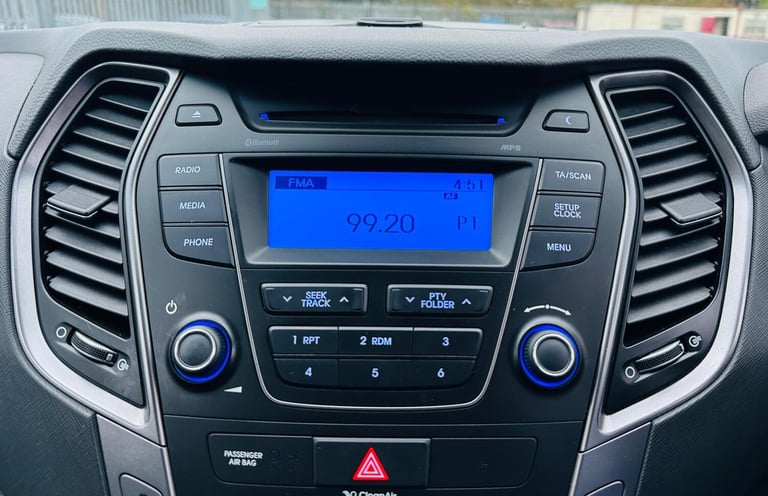 2016 Hyundai Santa Fe 2.2 CRDi SE 4WD Euro 5 5dr (5 seat) ESTATE Diesel Manual