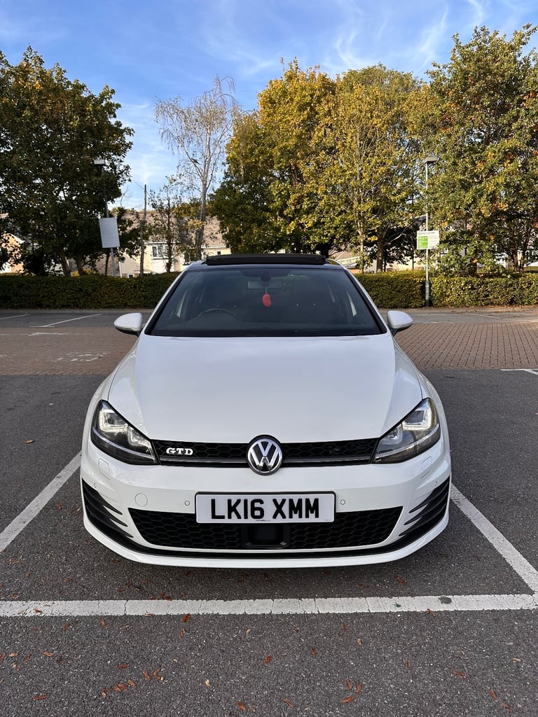 Volkswagen, GOLF, Hatchback, 2016, Semi-Auto, 1968 (cc), 5 doors