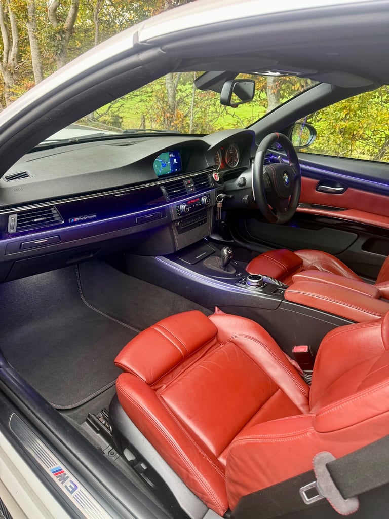 2010 BMW M3 DCT V8 E93 CONVERTIBLE ALPINE WHITE FOX RED