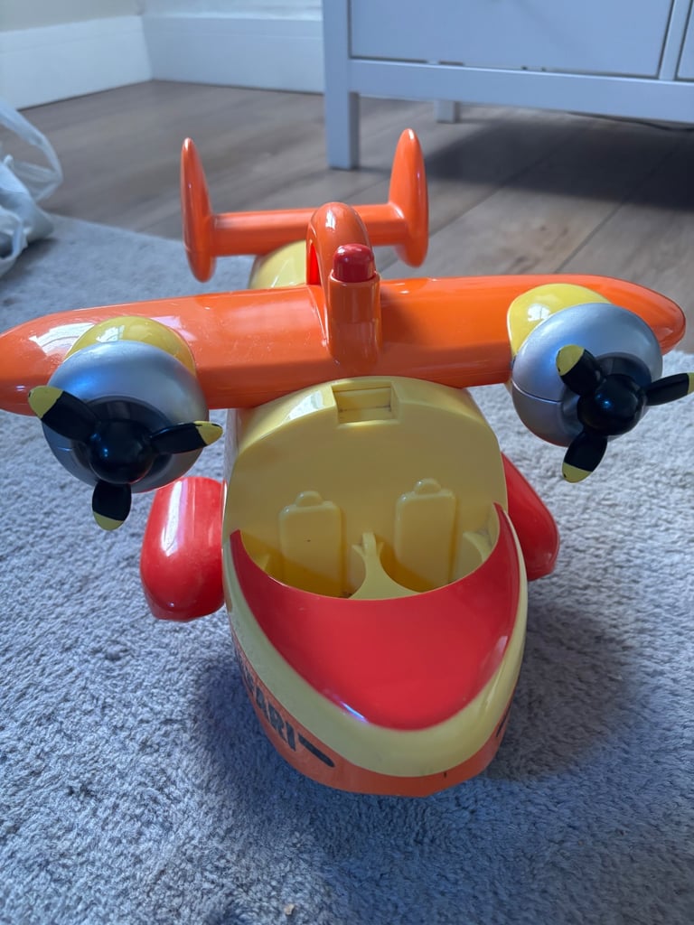 image for early learning centre safari plane