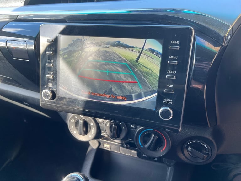 TOYOTA HILUX 2.4 D-4D 150PS ICON MANUAL 4X4 UTILITY PICKUP 21 REG 19,400 MILES