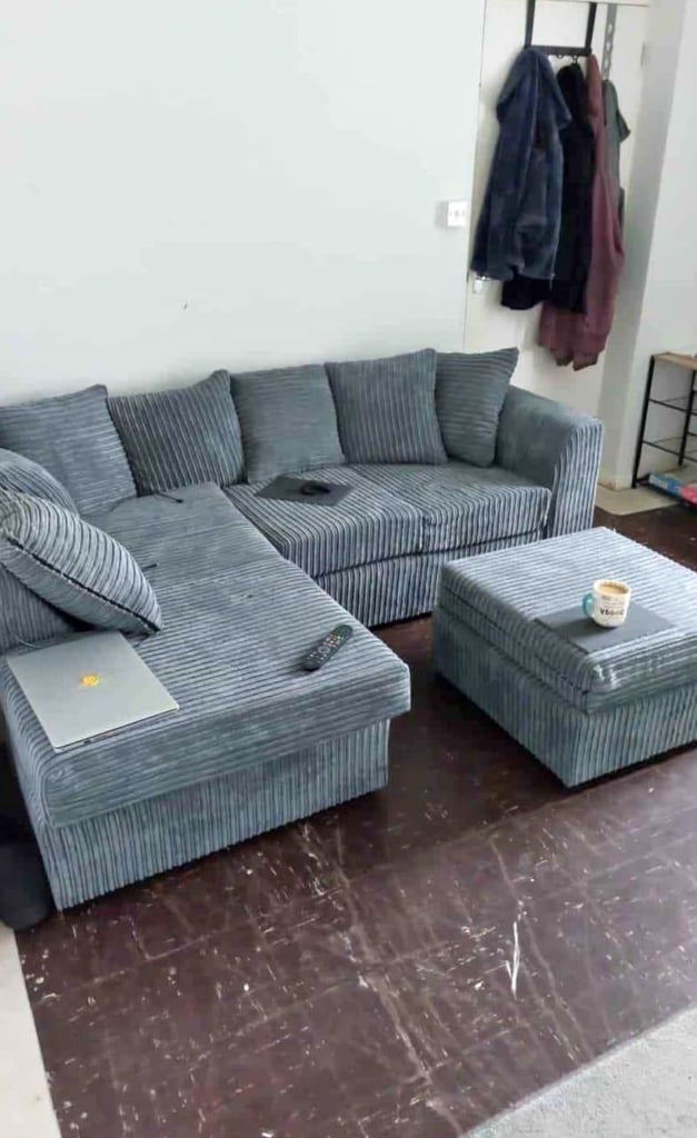 Brand New lovely 4 seater corner sofa available cash on delivery