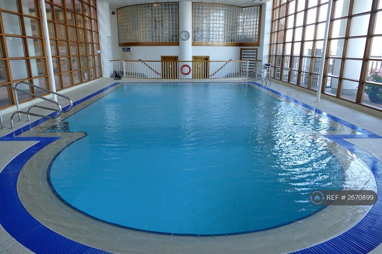 2 bedroom flat in New Caledonian Wharf, London, SE16 (2 bed) (#2670899)