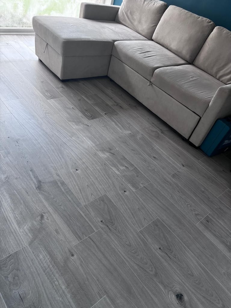 Grey Laminate GoodHome Flooring (approx 27sqm) (8mm)