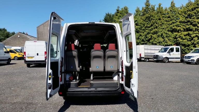 2018 Renault Master 17 SEAT MINIBUS LWB MEDIUM ROOF LM35 145 PS With 6 speed Gearbox, Auto Ligh M...