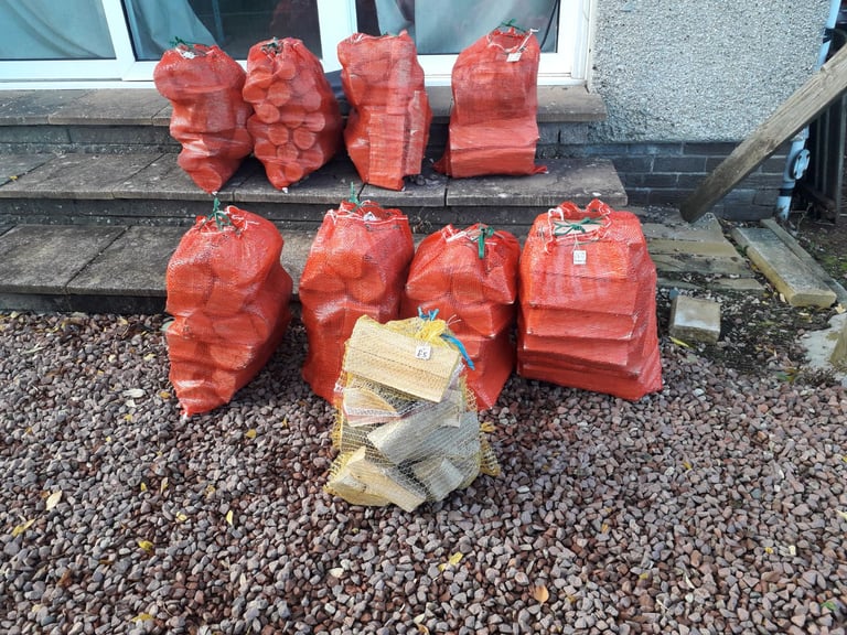 8x13kg nets of ready to burn logs £60