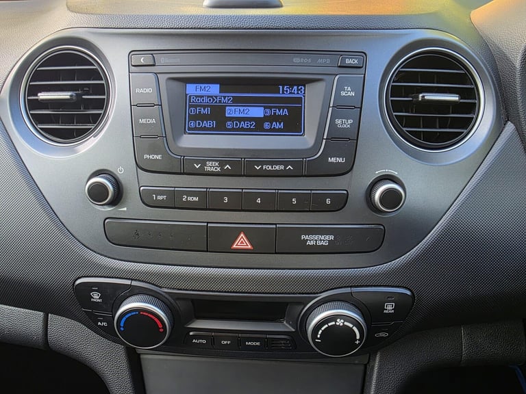 2017 Hyundai i10 1.0 Premium Euro 6 5dr HATCHBACK Petrol Manual