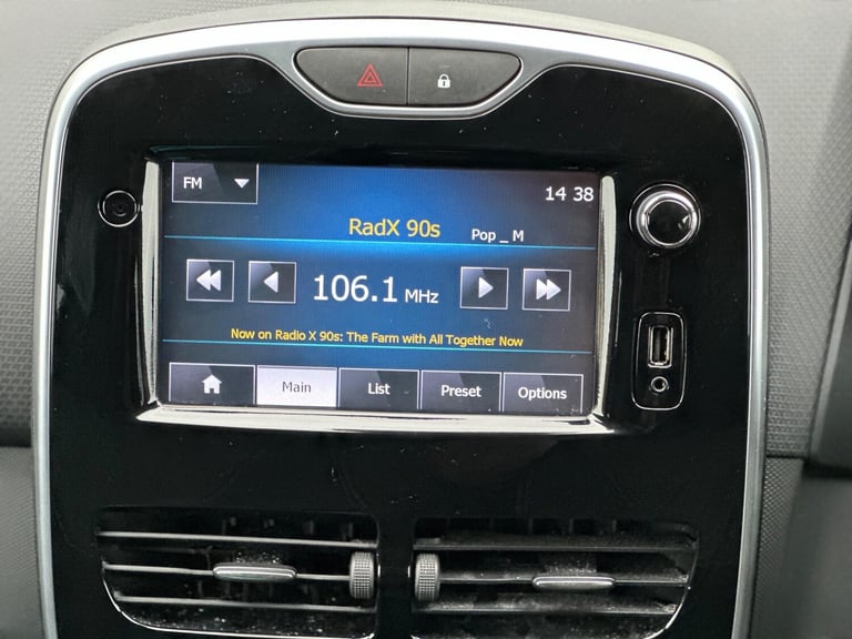 2015 Renault Clio 1.2 16V Dynamique Nav Euro 6 5dr HATCHBACK Petrol Manual