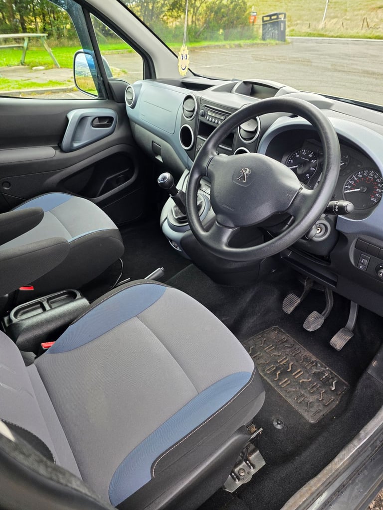 2015 PEUGEOT PARTNER CAMPER / DAY VAN . Beautiful van