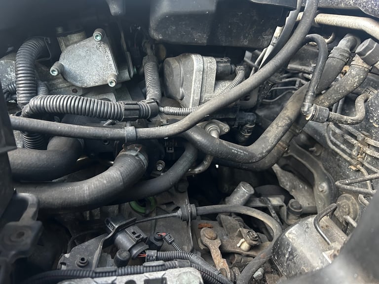 Volkswagen Golf with cruise control, ULEZ compliant, long MOT, great service history! - Image 14