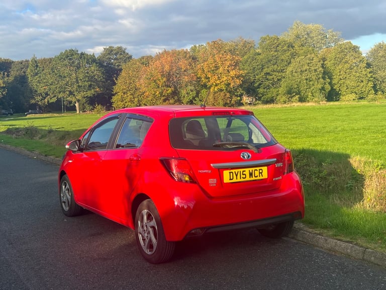 2015 Toyota Yaris 1.5 Hybrid Icon 5dr CVT HATCHBACK Petrol/Electric Hybrid Automatic