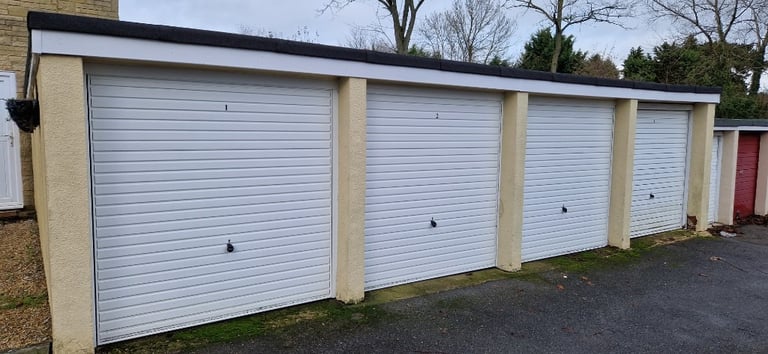 image for Garage/Parking/Storage: Foxbury (adj house 11) Off Newbury Street,  Hungerford, RG17 8PT - NEW DOOR