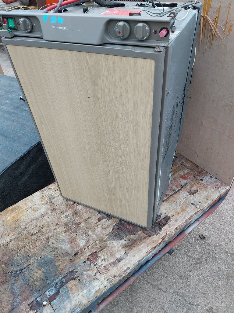 Rm4270 caravan fridge 