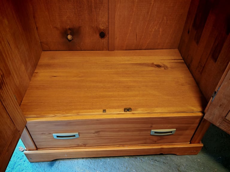 Pine wardrobe 