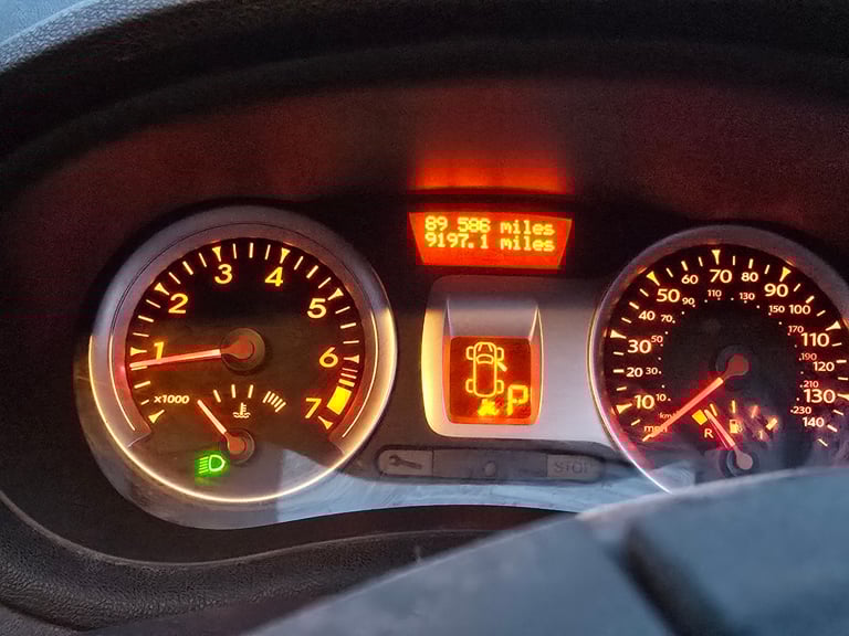 Renault, CLIO, Estate, 2011, Other, 1598 (cc), 5 doors