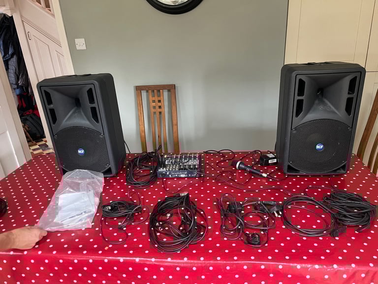 Complete PA system with speakers, mixer and microphone