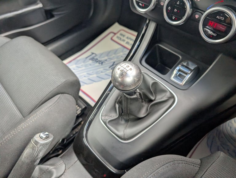 2011 Alfa Romeo Giulietta 1.4 TB MultiAir Lusso Euro 5 (s/s) 5dr HATCHBACK Petrol Manual