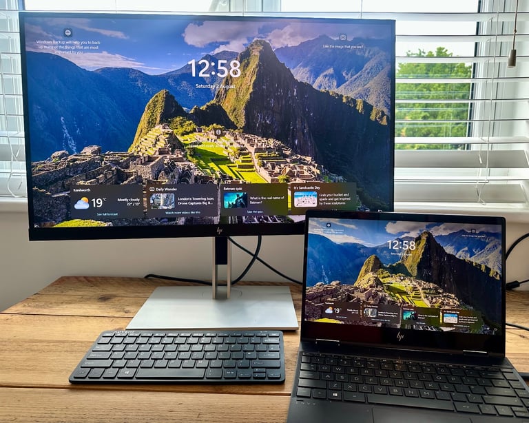 HP E27d G4 QHD USB-C Docking Monitor 