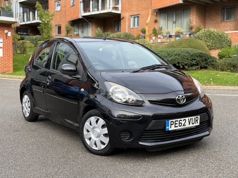 Toyota, AYGO, Hatchback, 2012, Manual, 998 (cc), 5 doors