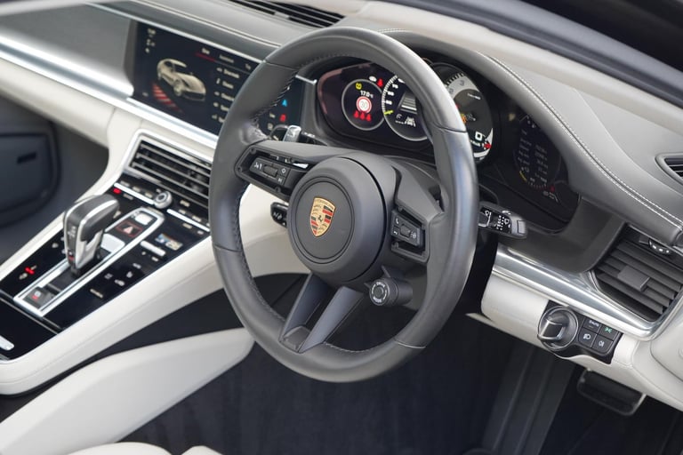 Porsche Panamera 2.9 V6 E-Hybrid 17.9kWh 4 Platinum Edition Saloon 5dr Petrol Pl