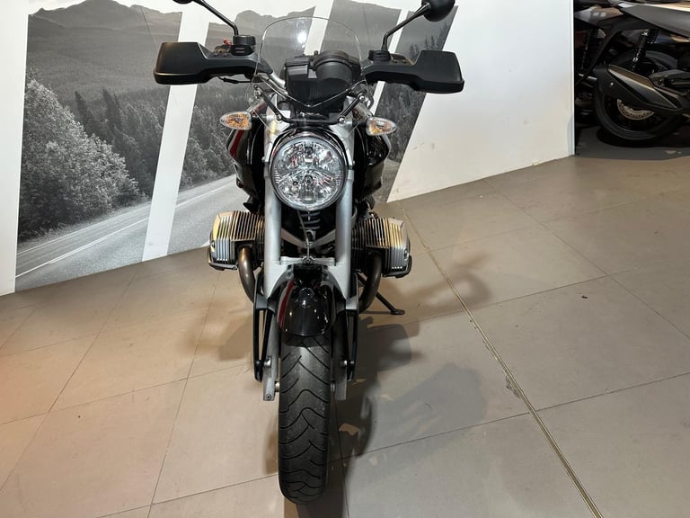 BMW R1200 R 2007 with 35,472 miles 