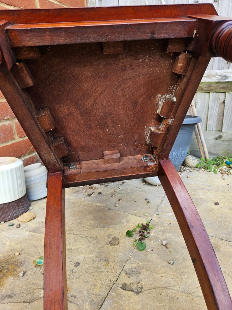 Antique 19th-century Mahogany Hall Chair (REFURBISHED)
