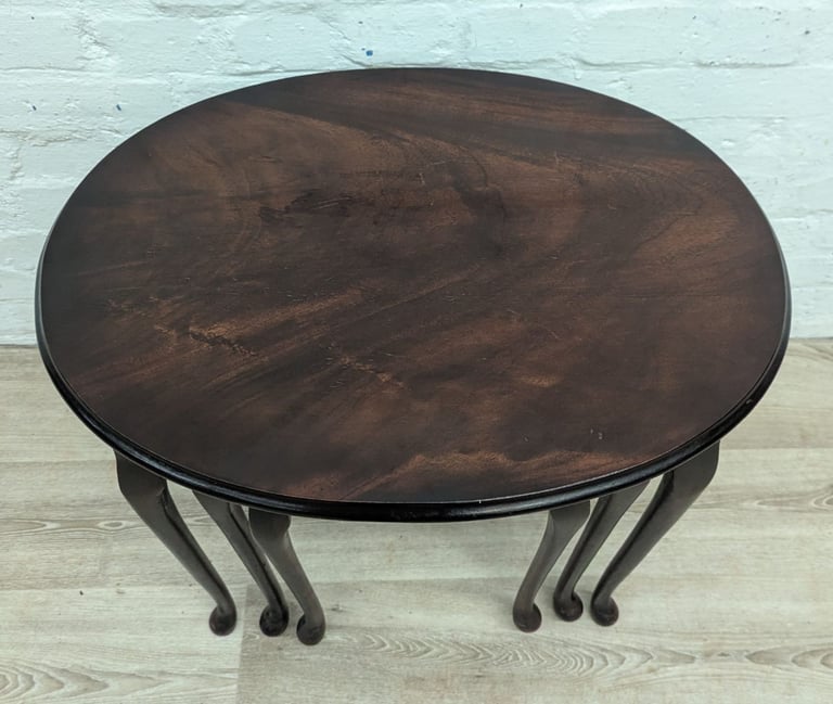 Queen Anne style mahogany nest of 3 tables
