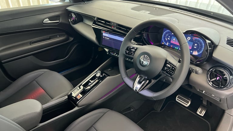 2025 Alfa Romeo Junior 1.2 MHEV Ibrida SUV 5dr Petrol Hybrid e-DCT Euro 6 (s/s) (136 ps) SUV Hybr...