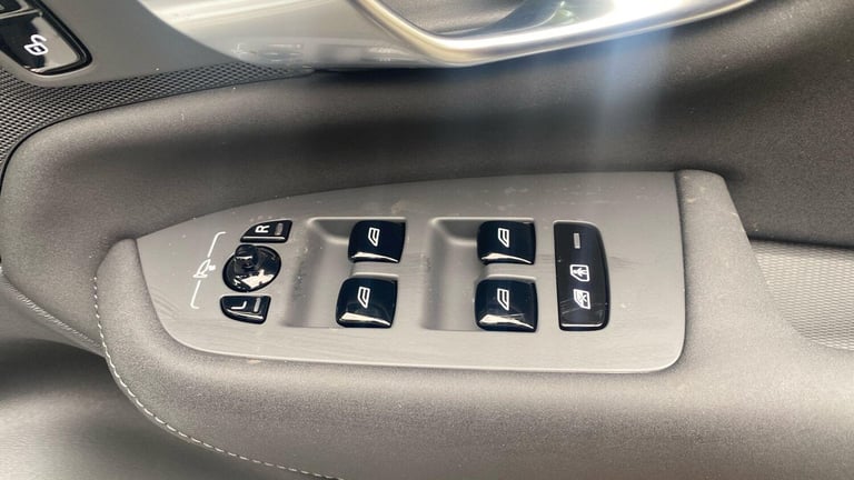 2025 Volvo XC90 Plus, B5 AWD Mild hybrid, Petrol, Dark, 7 Seats ESTATE Petrol/Electric Hybrid Aut...