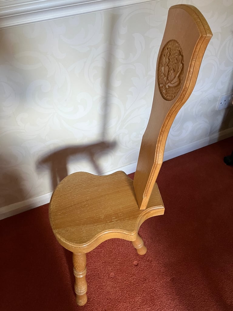 Spinning wheel chair