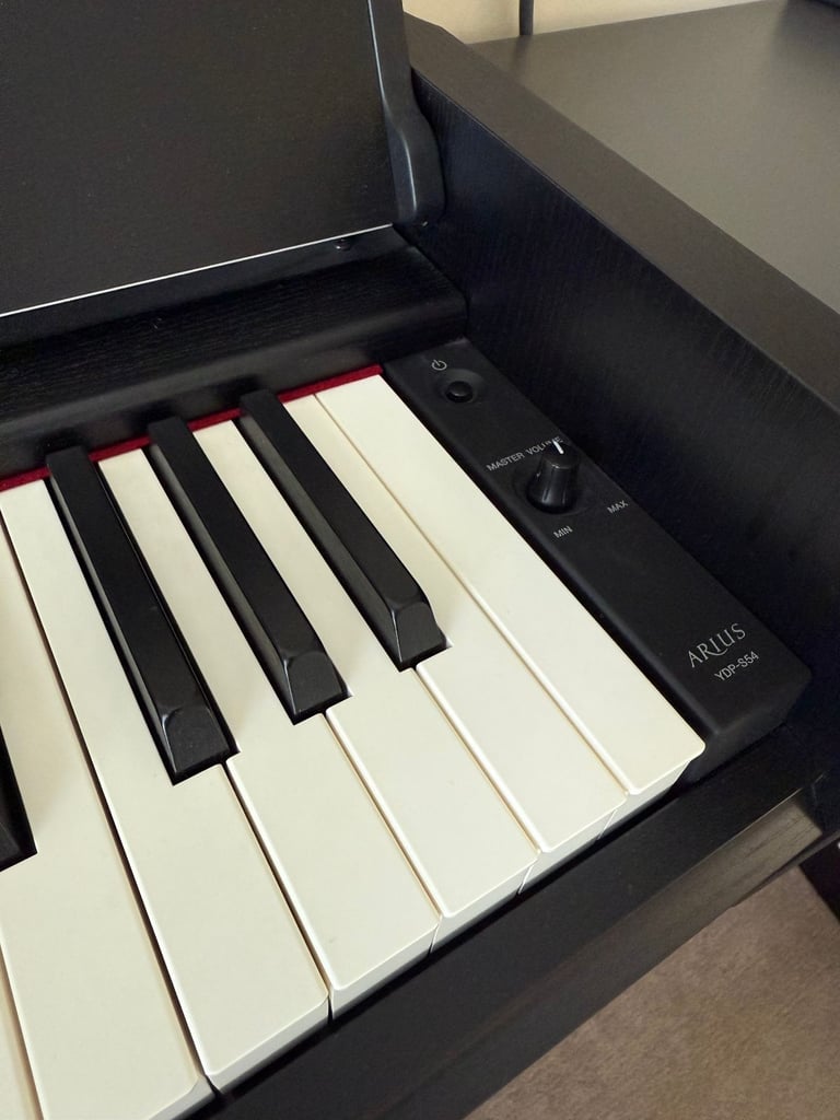 🎹 Yamaha YDP-S54 Digital Piano and Stand – Hardly Used