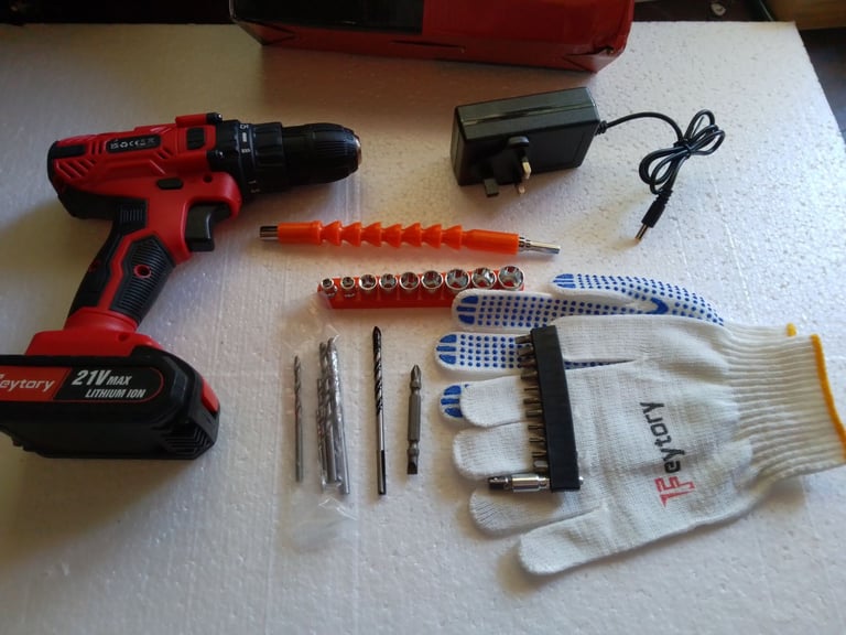 New 21v Battery powered drill set