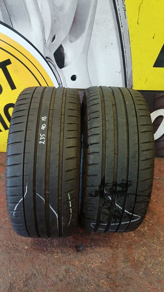 2x 235 40 18 Michelin Tyres