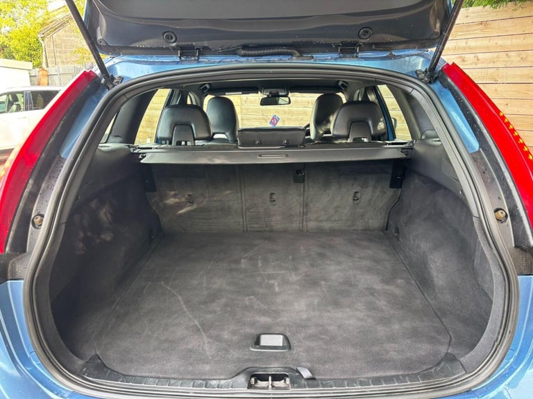 VOLVO XC60 2.0 R-Design Nav D4 2016