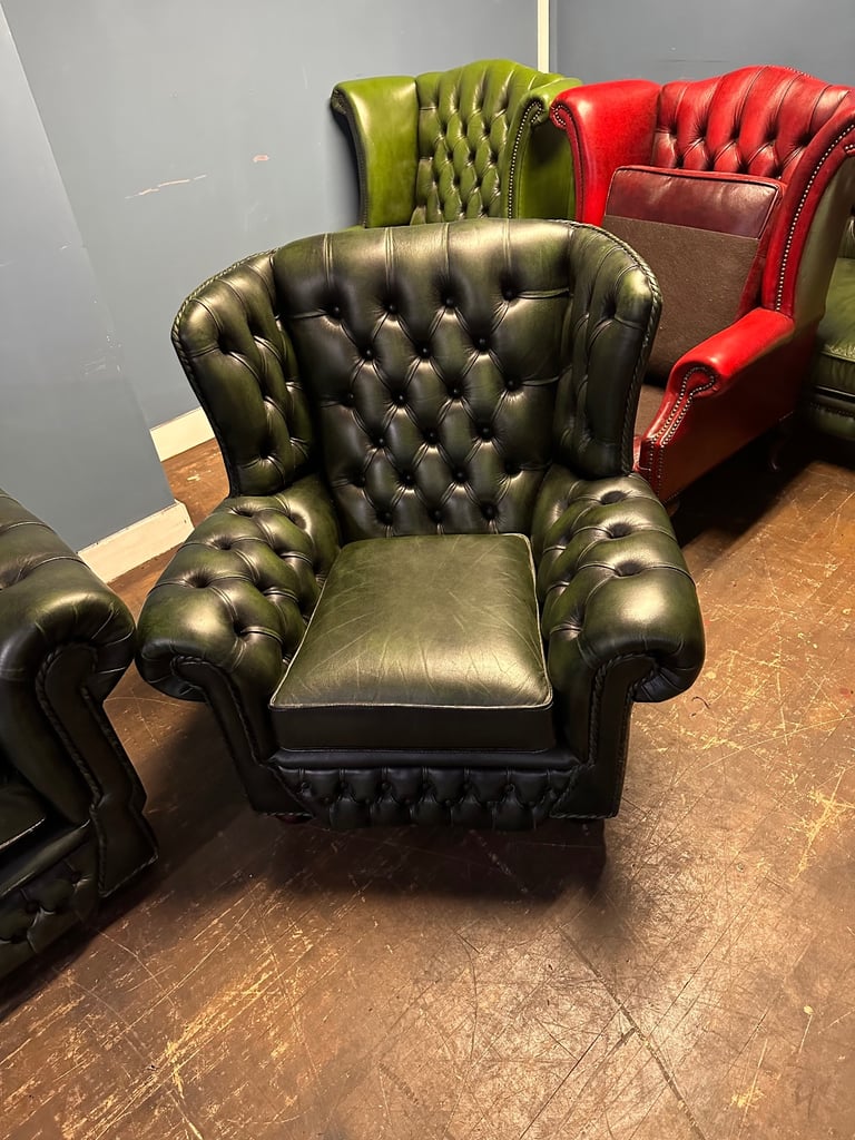 Superb Vintage Green Leather chesterfield Three Piece suite Uk Delivery