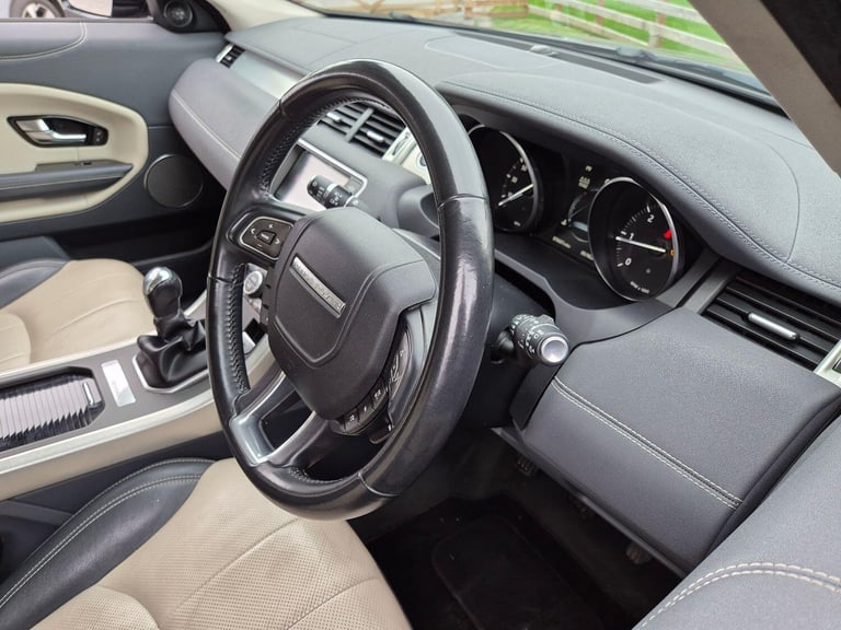 LAND ROVER RANGE ROVER EVOQUE 2.0 eD4 SE Tech 2017