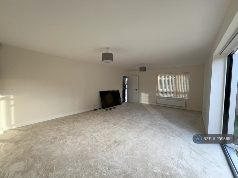 4 bedroom house in Wheaton Road, Bristol, BS34 (4 bed) (#2598654)
