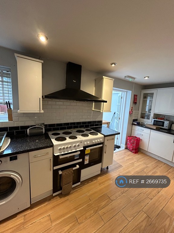 1 bedroom in Laxton Walk, Cheltenham, GL51 (#2669735)