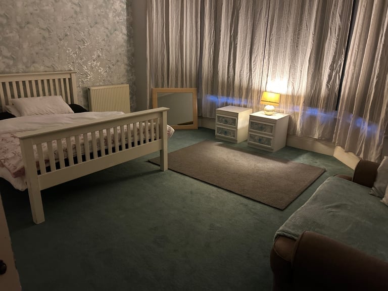 Very large double room to rent