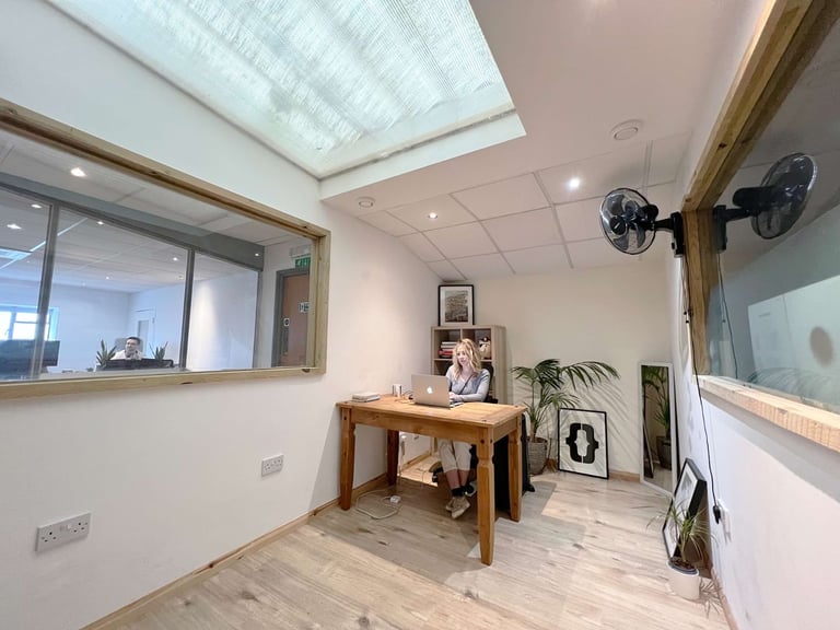 Office | Creative Space | Beauty Room | Workspace | Commercial Unit in Hackney East London E9