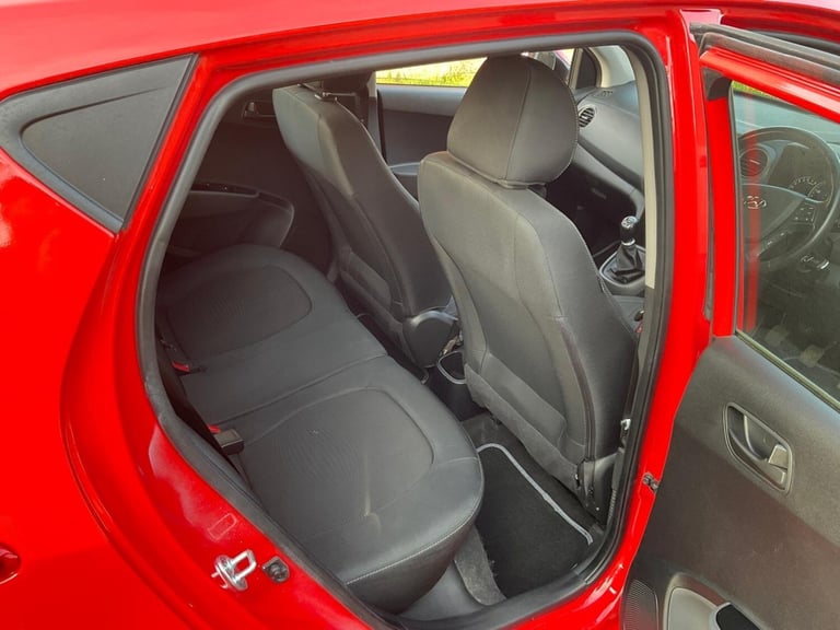 HYUNDAI I10 1.0 SE 5dr,  Low mileage, full service history, cheap road tax