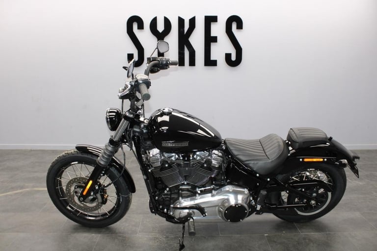 2025 Harley-Davidson FXBB Softail Street Bob 117 in Vivid Black