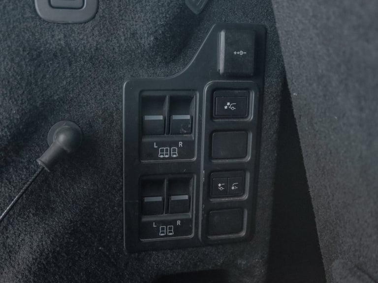 2021 Land Rover Discovery 3.0 D300 R-Dynamic HSE 5dr Auto Station Wagon Diesel Automatic