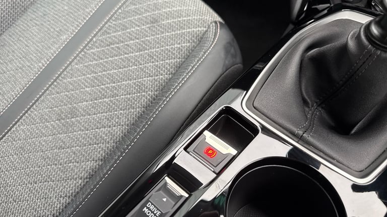 2025 Peugeot 208 1.2 PureTech Allure Hatchback 5dr Petrol Manual Euro 6 (s/s) (100 ps) Hatchback ...