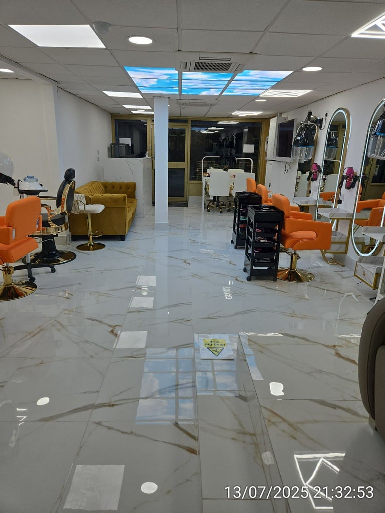 Hair Stylist Chair for rent