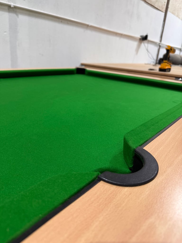 Pool table 🎱 7x4ft ▪️ Free Delivery & installation 🚚 New cloth + Rubbers