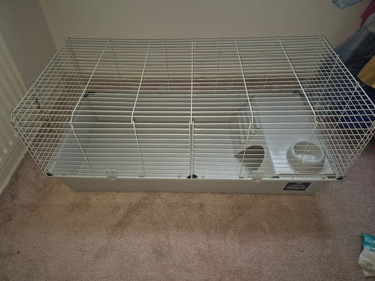 image for Rabbit or guinea pig hutch