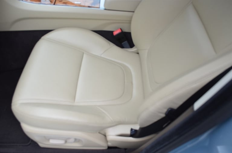 2012 Jaguar XF 2.2d Premium Luxury 4dr Auto SALOON DIESEL Automatic