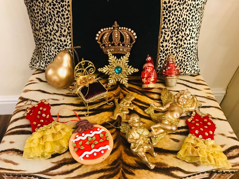 JOB LOT OF GOLD GLITZY ASSORTED CHRISTMAS TREE DECORATIONS X12
